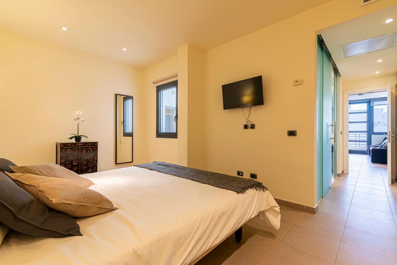 Luxury Holidays Suites, Playa De Los Cristianos Los Cristianos  Eksteriør billede
